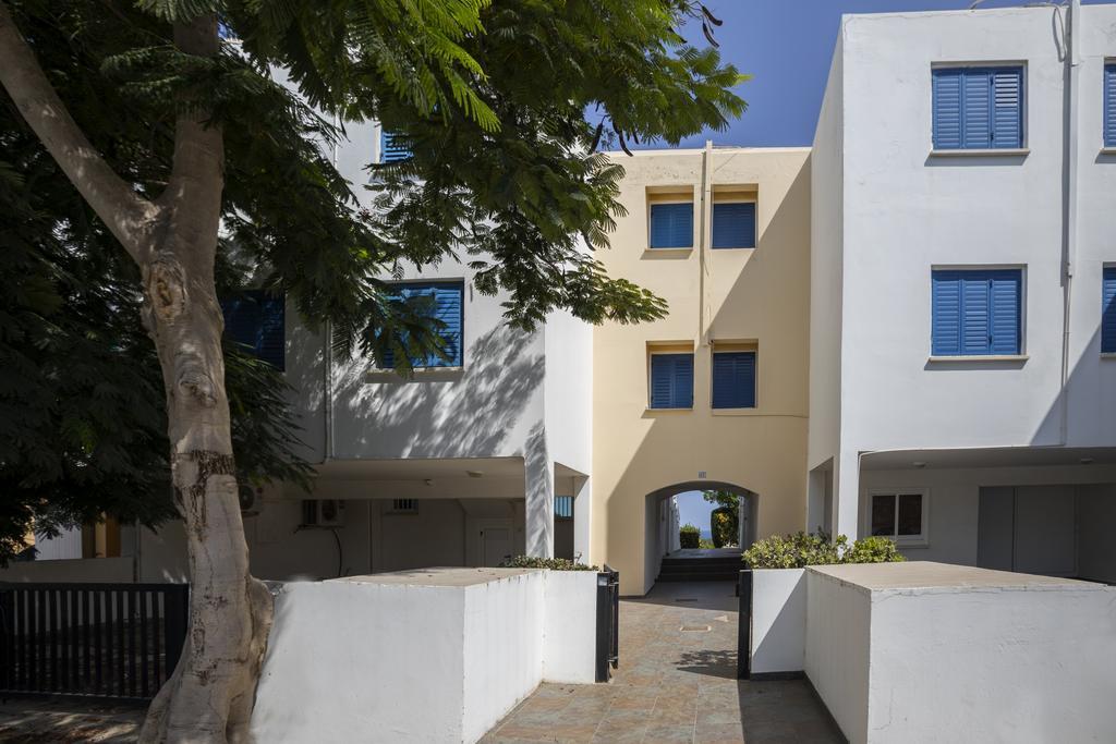 Protaras Beachfront Sirina Lina Suite パラリムニ エクステリア 写真