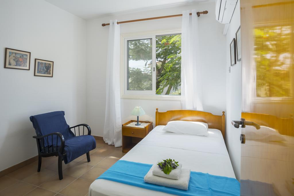 Protaras Beachfront Sirina Lina Suite パラリムニ エクステリア 写真