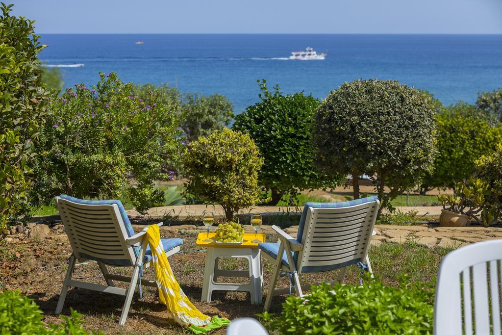 Protaras Beachfront Sirina Lina Suite パラリムニ エクステリア 写真