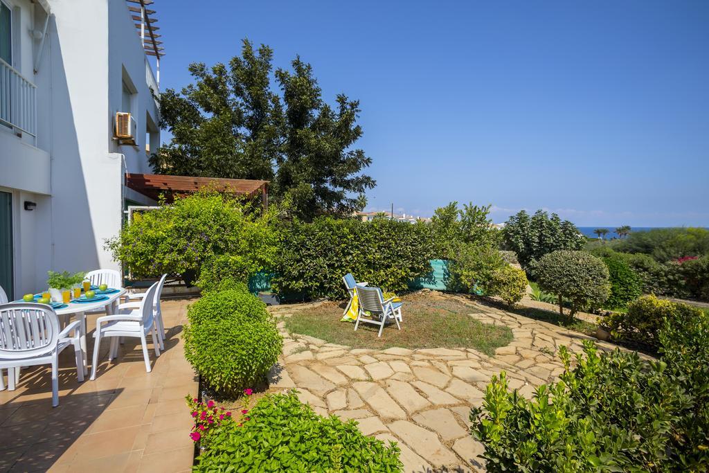 Protaras Beachfront Sirina Lina Suite パラリムニ エクステリア 写真