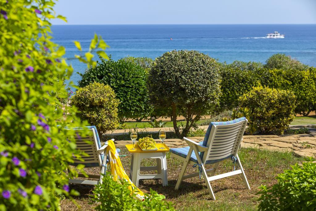 Protaras Beachfront Sirina Lina Suite パラリムニ エクステリア 写真