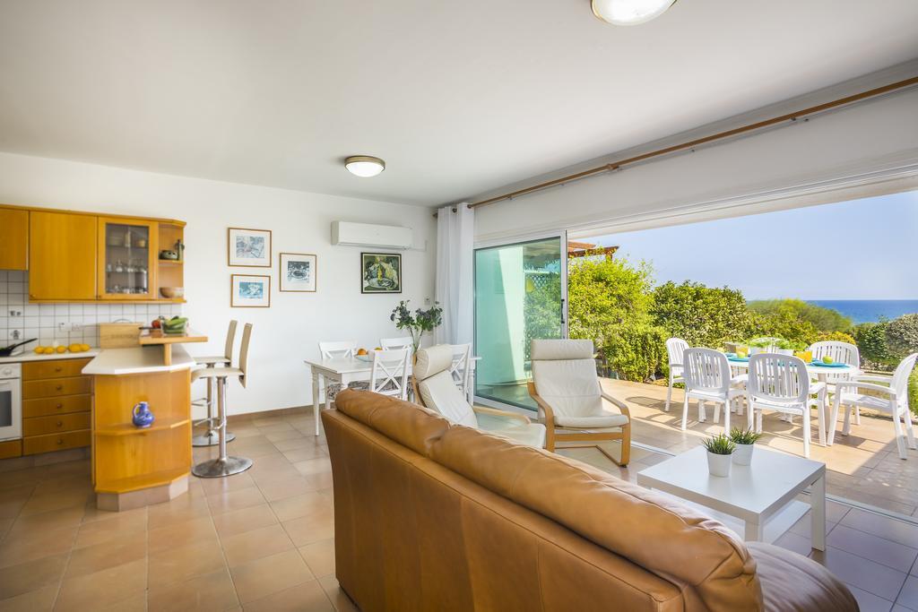 Protaras Beachfront Sirina Lina Suite パラリムニ エクステリア 写真