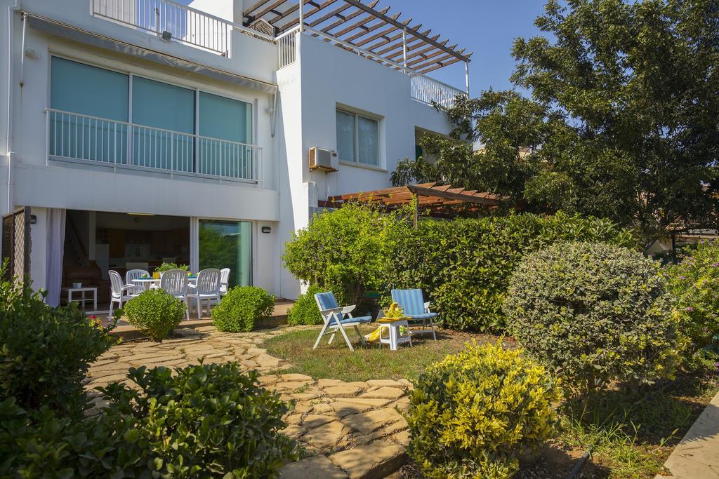 Protaras Beachfront Sirina Lina Suite パラリムニ エクステリア 写真