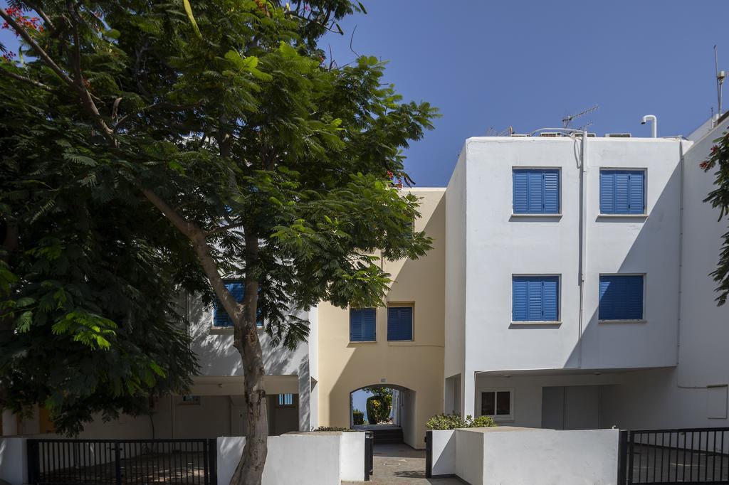 Protaras Beachfront Sirina Lina Suite パラリムニ エクステリア 写真