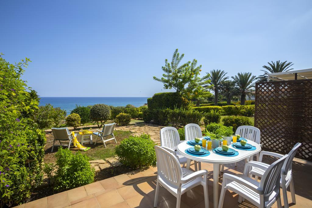 Protaras Beachfront Sirina Lina Suite パラリムニ エクステリア 写真